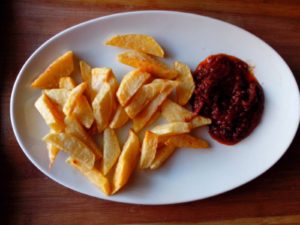 Potato chips and sauce